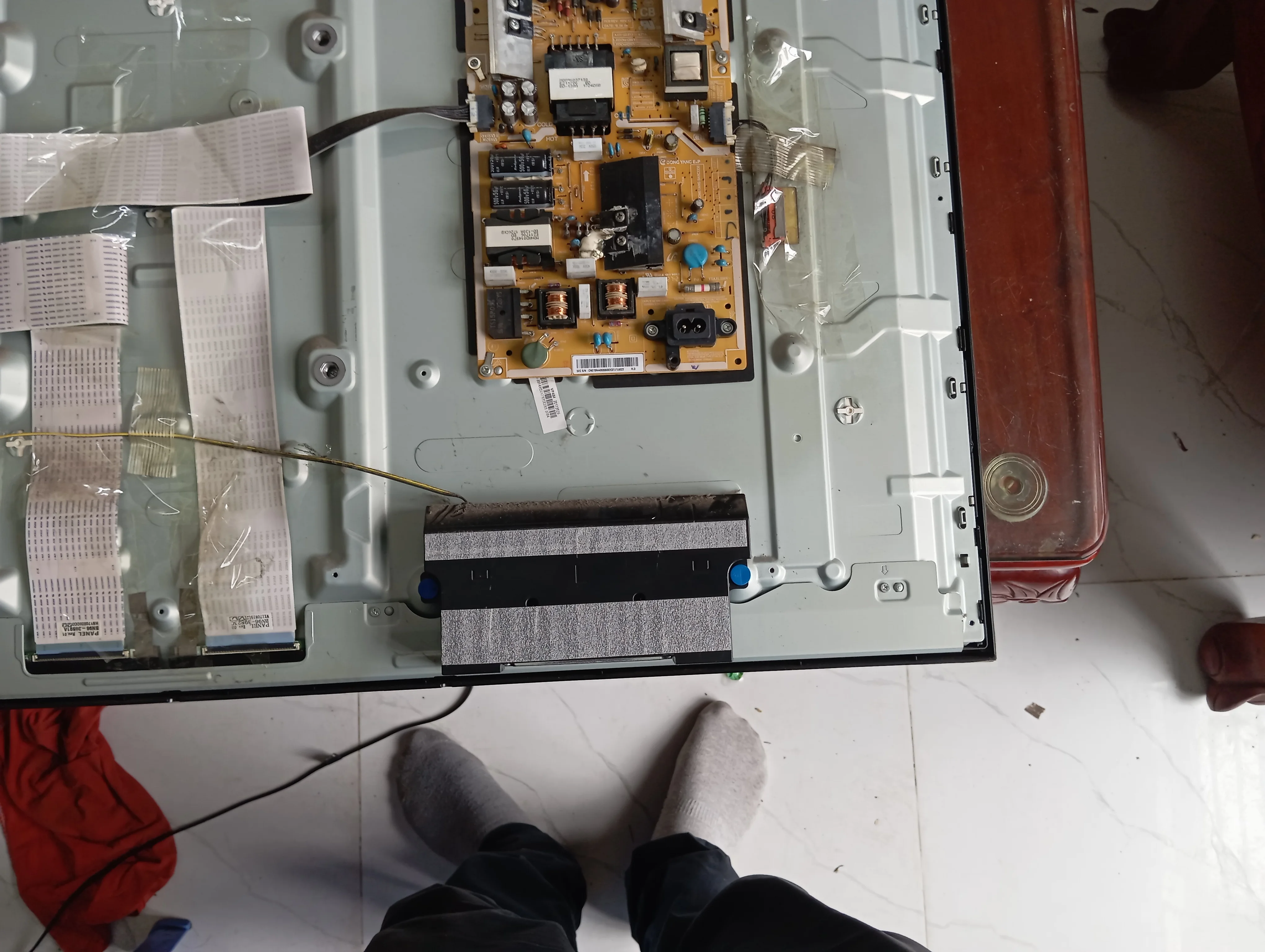 cố định lại các dây cáp bằng băng dính và chụp ảnh nghiệm thu