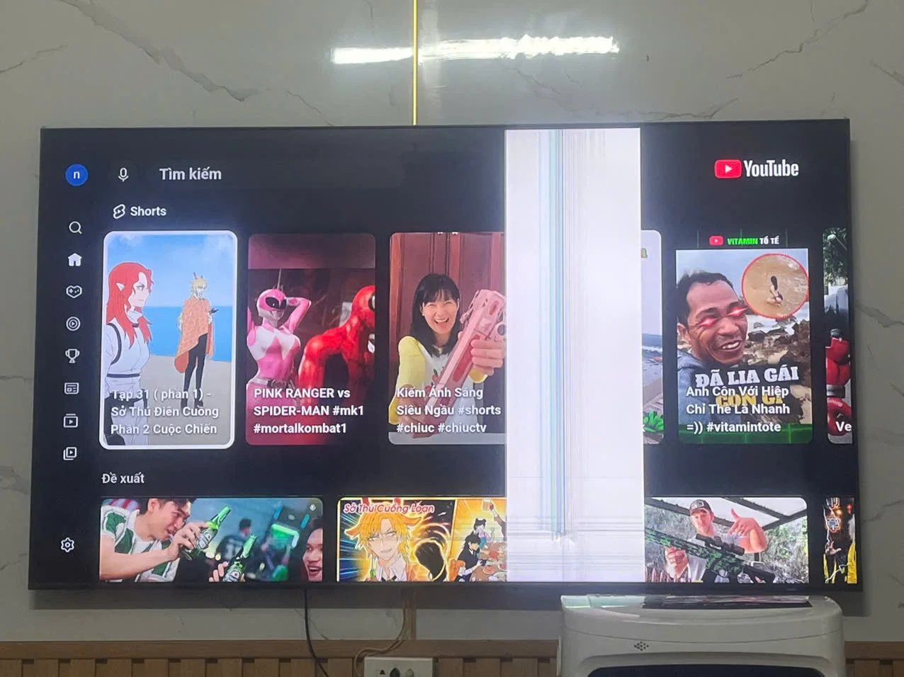Tivi Bị Kẻ Dọc Màn Hình Do Va Đập, Vỡ Tấm Nền