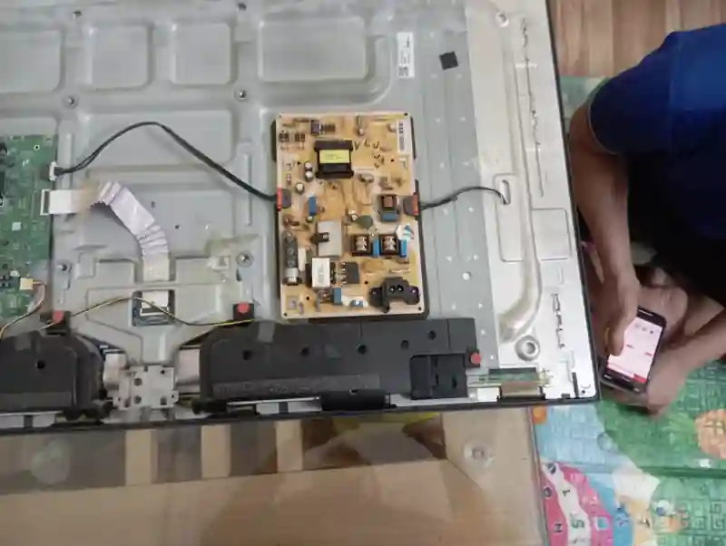 hình ảnh sửa tivi tại Xã Tân Hòa Huyện Quốc Oai
